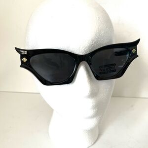 NWT Black Goth Retro Vtg Style Vampire Bat Sunglasses Pin Up Cat Eye 100% 400UV